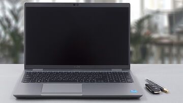 Dell Latitude 15 5521 test par LaptopMedia
