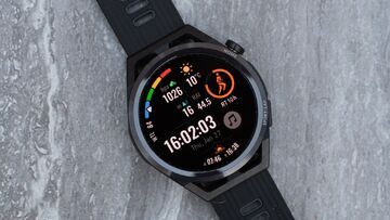 Huawei Watch GT Runner test par ExpertReviews