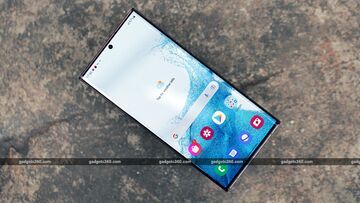 Samsung Galaxy S22 Ultra test par Gadgets360