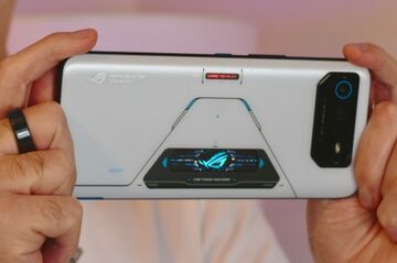 Asus ROG Phone 6 Pro test par DigitalTrends