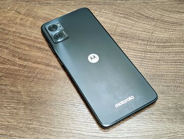 Motorola Moto E22i test par NotebookCheck