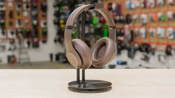 Beats Studio Pro reviewed by RTings