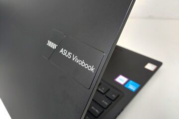 Asus Vivobook reviewed by Pokde.net