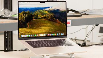 Apple MacBook Air 15 reviewed by RTings