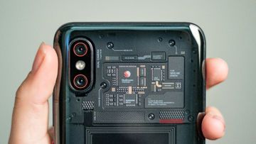 Xiaomi Mi 8 Pro test par ExpertReviews