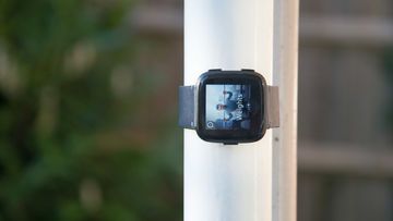 Fitbit Versa test par ExpertReviews