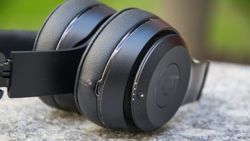 Beats Solo 3 reviewed by ExpertReviews