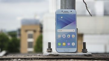 Samsung Galaxy A3 test par ExpertReviews