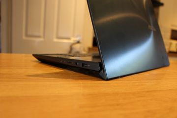 Asus ZenBook Duo test par Trusted Reviews