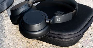 Microsoft Surface Headphones 2 test par The Verge