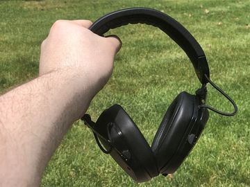 Test V-Moda M-200