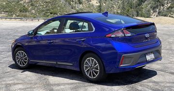 Hyundai Ioniq Electric testé par CNET USA Hyundai Ioniq Electric testé par CNET USA