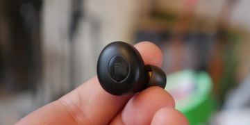 Realme Buds Q reviewed by MobileTechTalk
