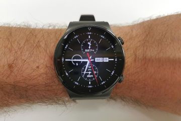 Huawei Watch GT 2 Pro testé par Stuff Huawei Watch GT 2 Pro testé par Stuff