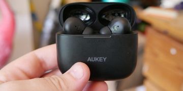 Aukey EP-N5 reviewed by MobileTechTalk Aukey EP-N5 reviewed by MobileTechTalk