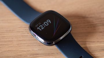 Fitbit Sense testé par ExpertReviews Fitbit Sense testé par ExpertReviews