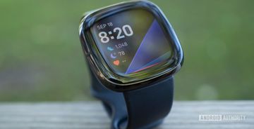 Fitbit Sense testé par Android Authority Fitbit Sense testé par Android Authority