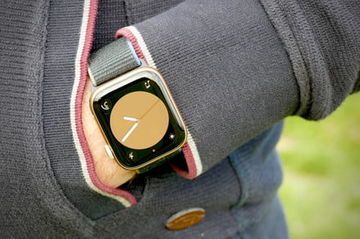 Apple Watch SE reviewed by DigitalTrends