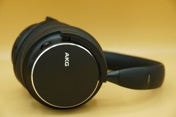 AKG Y600NC Review: 3 Ratings, Pros and Cons