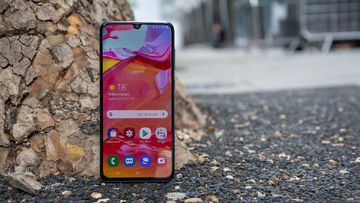 Samsung Galaxy A70 test par ExpertReviews Samsung Galaxy A70 test par ExpertReviews