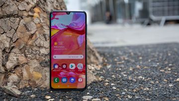 Samsung Galaxy A70 test par ExpertReviews