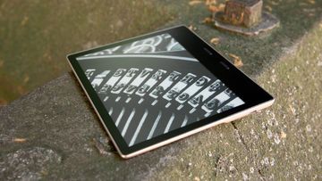 Amazon Kindle Oasis test par ExpertReviews Amazon Kindle Oasis test par ExpertReviews