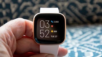 Fitbit Versa 2 test par ExpertReviews