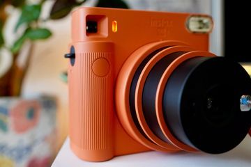 Fujifilm Instax SQ1 Review: 2 Ratings, Pros and Cons