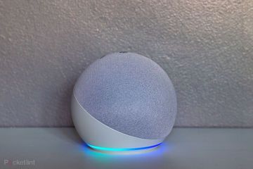 Amazon Echo Dot 4 testé par Pocket-lint Amazon Echo Dot 4 testé par Pocket-lint