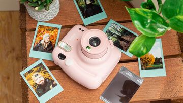 Fujifilm Instax Mini 11 reviewed by ExpertReviews Fujifilm Instax Mini 11 reviewed by ExpertReviews