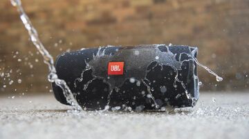 JBL Xtreme 2 test par ExpertReviews JBL Xtreme 2 test par ExpertReviews