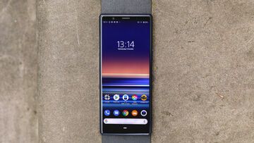 Sony Xperia 5 II reviewed by ExpertReviews