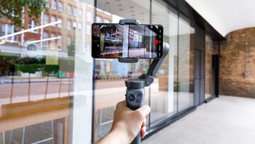 DJI Osmo Mobile 3 test par ExpertReviews