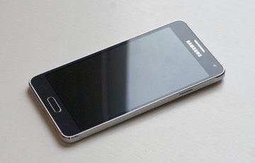 Samsung Galaxy Alpha test par IGN Samsung Galaxy Alpha test par IGN