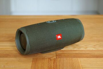 JBL Charge 4 test par Pocket-lint JBL Charge 4 test par Pocket-lint