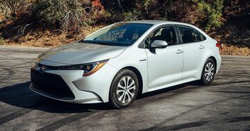 Toyota Corolla reviewed by CNET USA
