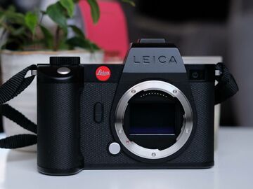 Leica SL2 reviewed by Stuff