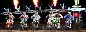Monster Energy Supercross 4 Review: 17 Ratings, Pros and Cons