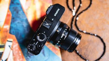 Fujifilm X-E4 Review: 5 Ratings, Pros and Cons