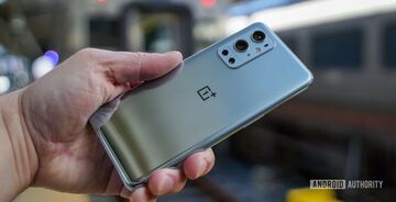OnePlus 9 Pro testé par Android Authority OnePlus 9 Pro testé par Android Authority
