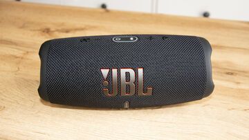 JBL Charge reviewed by ExpertReviews