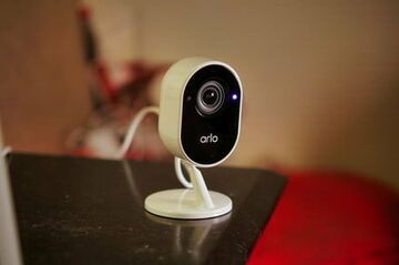 Netgear Arlo Essential Indoor Camera testé par DigitalTrends Netgear Arlo Essential Indoor Camera testé par DigitalTrends