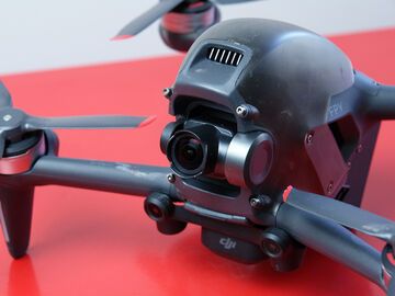 DJI FPV test par Stuff DJI FPV test par Stuff