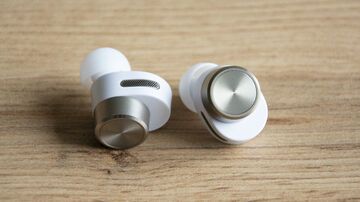 Bowers & Wilkins PI7 testé par ExpertReviews Bowers & Wilkins PI7 testé par ExpertReviews
