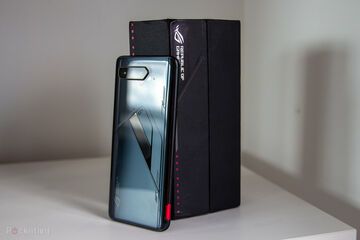 Asus ROG Phone 5 testé par Pocket-lint Asus ROG Phone 5 testé par Pocket-lint