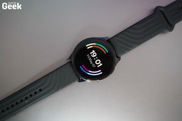 OnePlus Watch testé par Journal du Geek OnePlus Watch testé par Journal du Geek