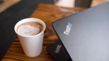 Lenovo ThinkPad Yoga 14 test par TechRadar Lenovo ThinkPad Yoga 14 test par TechRadar