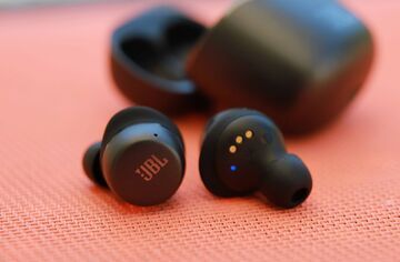 JBL Tour Pro testé par FrAndroid JBL Tour Pro testé par FrAndroid