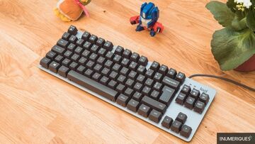 Test Logitech K835