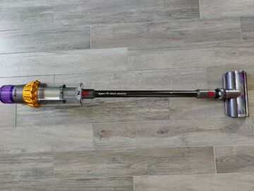 Dyson V15 Detect Review: 7 Ratings, Pros and Cons